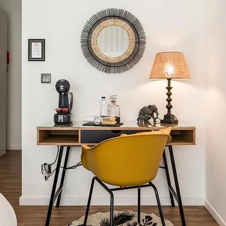 Essence Oporto