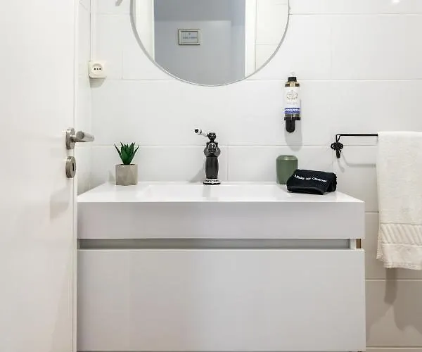 Essence 3* פורטו