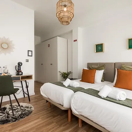 Essence Affittacamere 3*