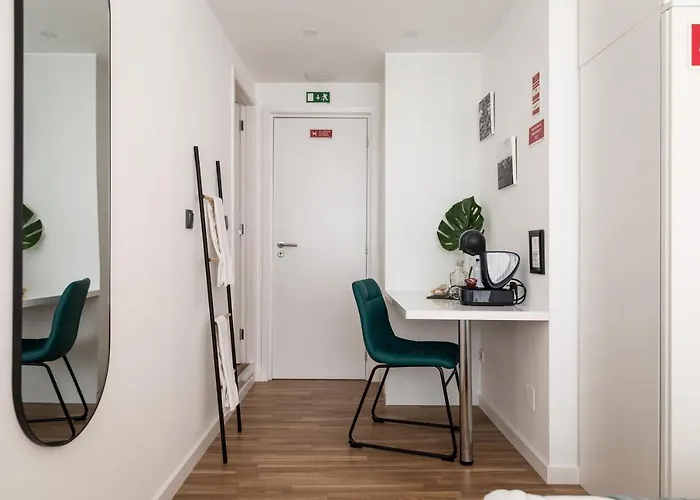 Essence Affittacamere 3*